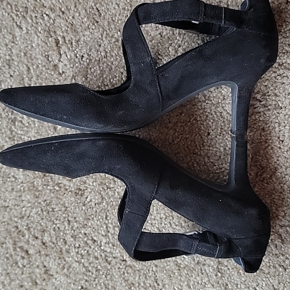 Rockport Women's Black Pumps - Picture 2 of 5